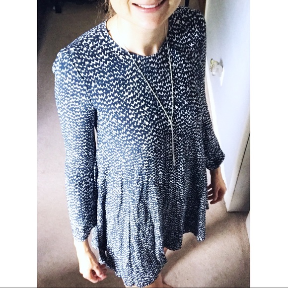 Zara Dresses & Skirts - ☀️ • Blue & White Waves Flowy Dress •